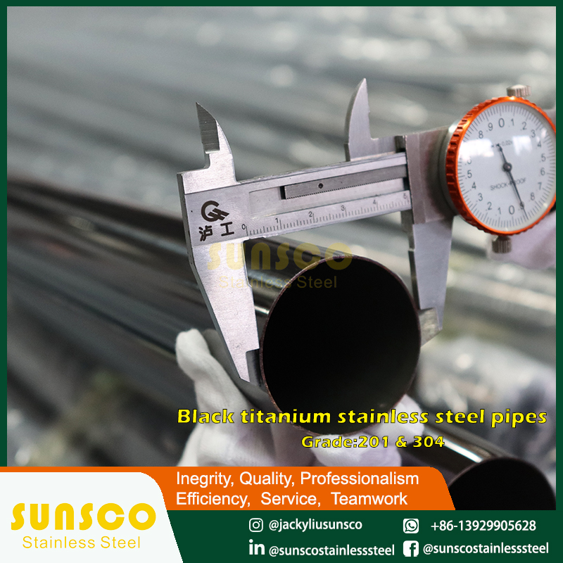 Jet black stainless steel pipe